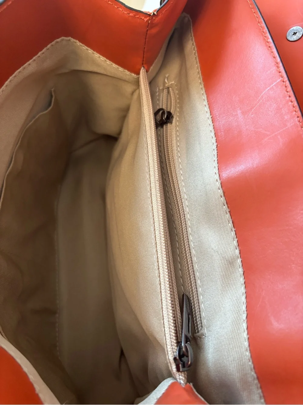 Excellent pre-owned Luna Ferracuti Shoulder Bag in Burnt Orange w/free 🎁